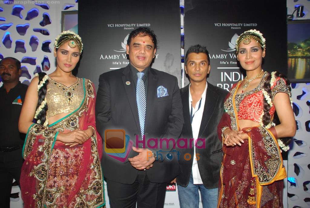 Vikram Phadnis at Aamby Valley India Bridal Week day 4-1 on 1st Nov 2010 