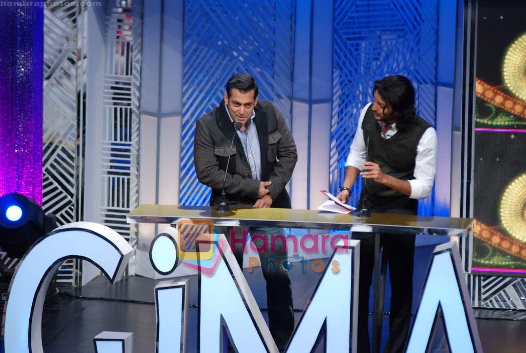 Salman Khan, Ritesh deshmukh at Global Indian music Awards in Yashraj on 10th Nov 2010 