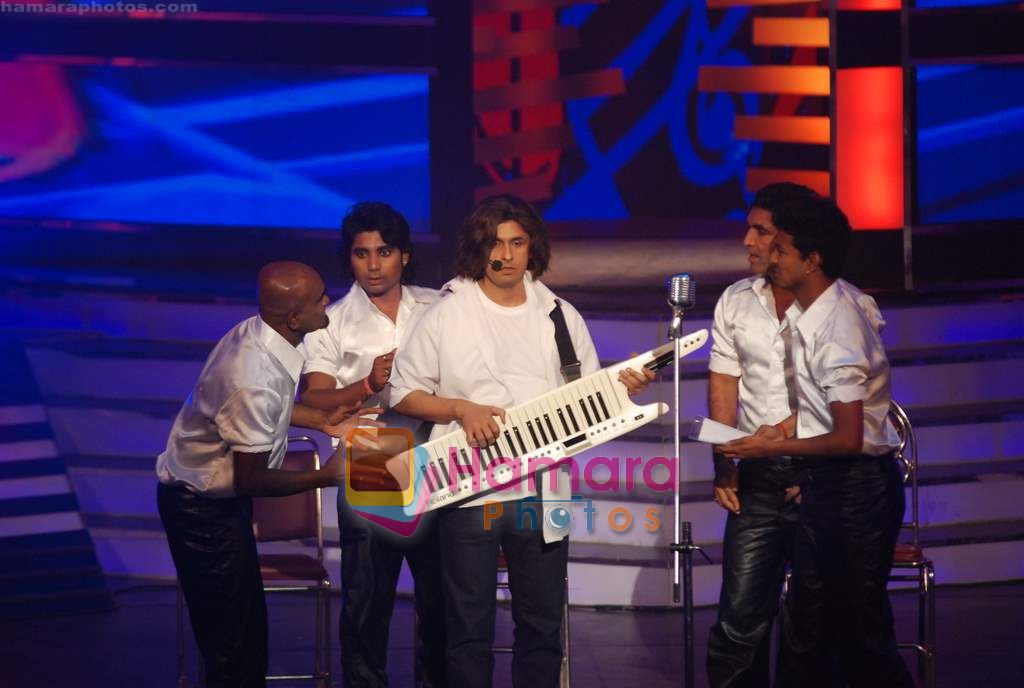 Sonu Nigam at Global Indian music Awards in Yashraj on 10th Nov 2010 