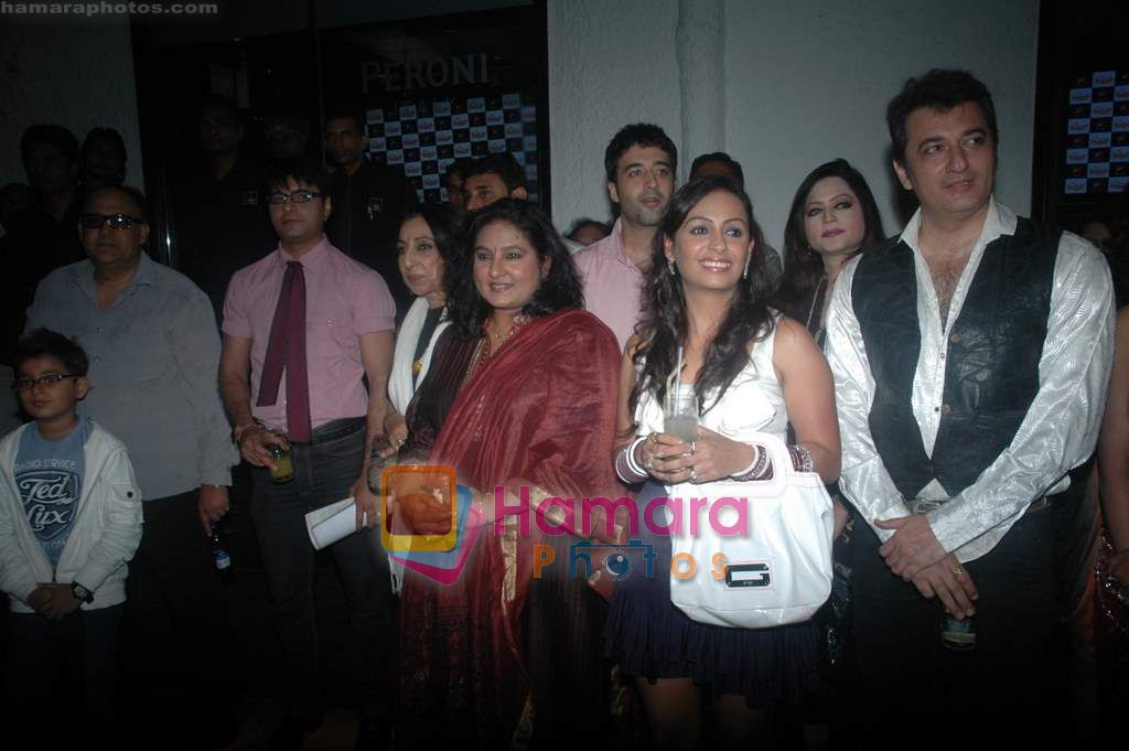 Avinash Wadhavan, Ashita Dhawan at Bidaai serial season 1 completion bash in Vie Lounge on 12th Nov 2010 