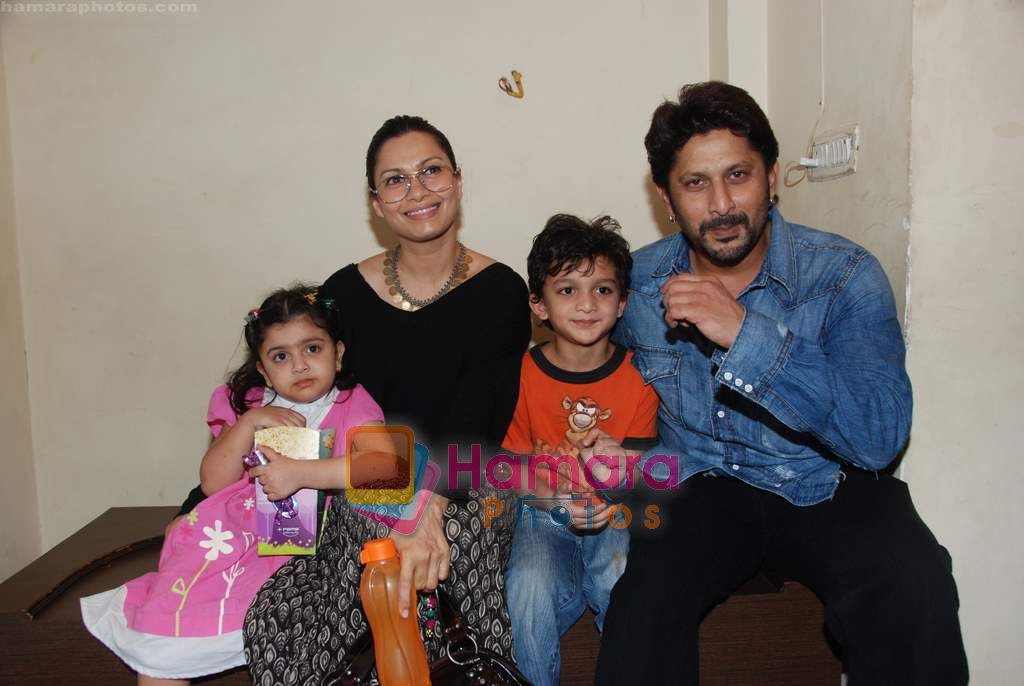 Arshad Warsi, Maria Goretti with Golmaal 3 team celebrates with kids in Fame on 14th Nov 2010 