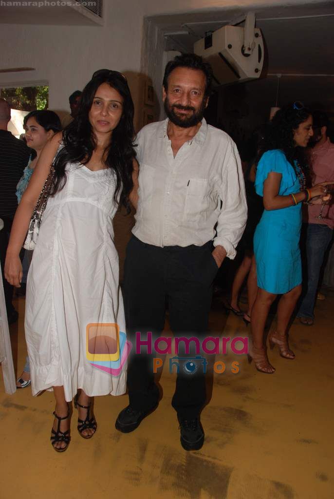 Shekhar Kapoor, Suchitra Krishnamoorthy at Olive 10th anniversary bash  in Bandra on 14th Nov 2010 