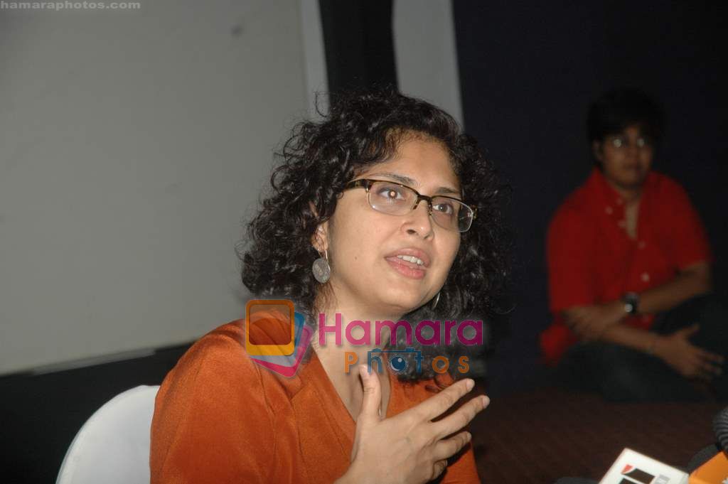 Kiran Rao at Dhobhi Ghatt first look on 17th Nov 2010