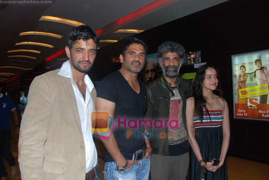 Sanjay Dadheech, Suniel Shetty, Makrand Deshpande, Vasuda Sharma at Shahrukh Bola Khoobsurat Hai Tu film premiere in Cinemax on 18th Nov 2010 