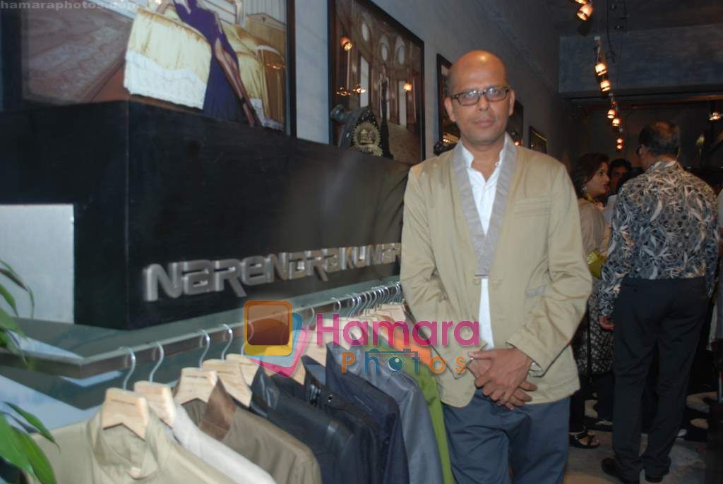 Narendra Kumar Ahmed at Narendra Kumar Ahmed's store launch in Khar on 18th Nov 2010 