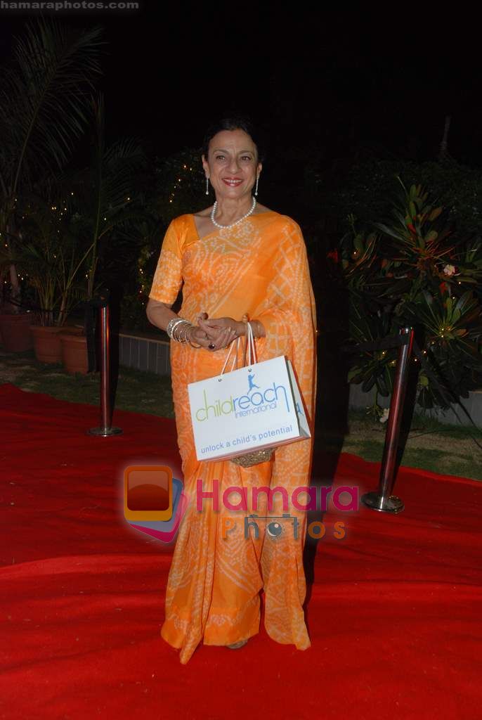 Tanuja at Child Reach NGO event in Club Millennium on 19th Nov 2010 