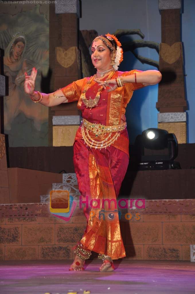 Hema Malini perform together in Ravindra Natya Mandir on 20th Nov 2010 