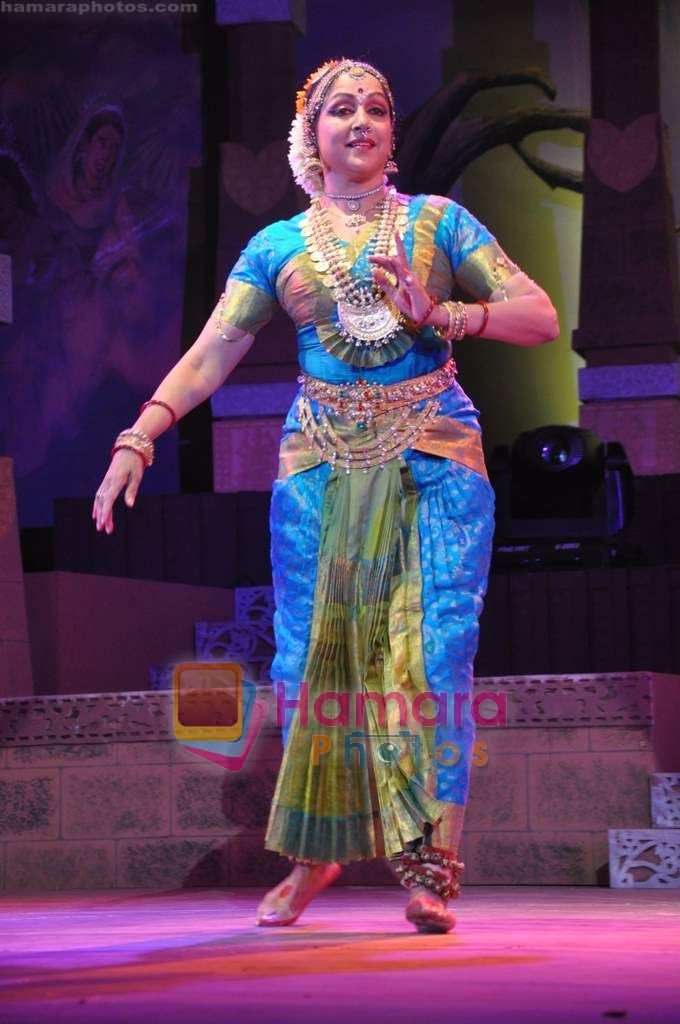Hema Malini perform together in Ravindra Natya Mandir on 20th Nov 2010 