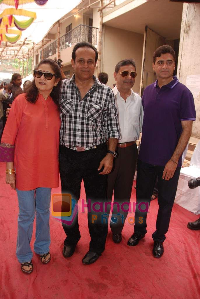 Aruna Irani at Raqt Ek Rishta film mahurat in Filmistan on 21st Nov 2010 