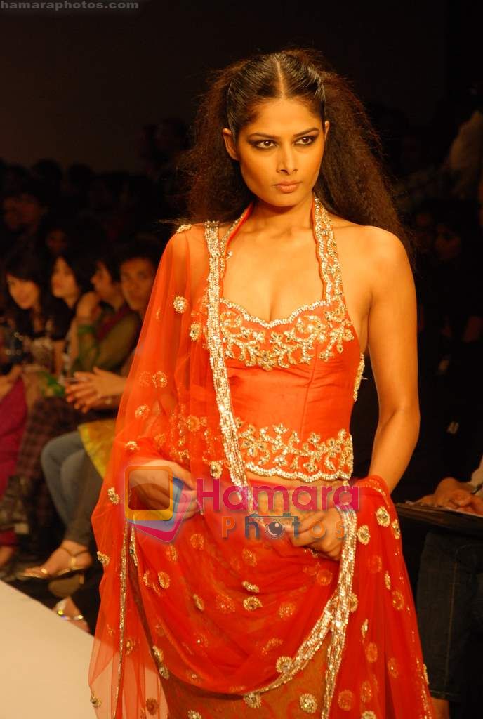 Model walk the ramp for Payal Singhal Show at The ABIL Pune Fashion Week Day 2 on 19th Nov 2010 