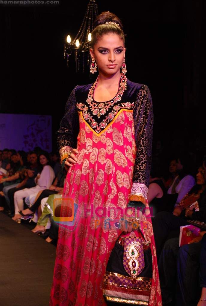 Model walk the ramp for Vikram Phadnis Show at The ABIL Pune Fashion Week Day 2 on 19th Nov 2010 
