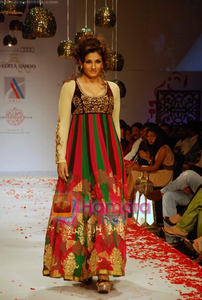 Model walk the ramp for Nivedita Saboo Show at The ABIL Pune Fashion Week Day 2 on 19th Nov 2010 