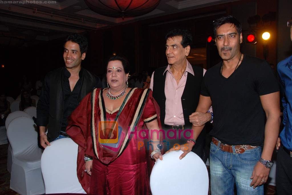 Jeetendra, Tusshar Kapoor, Shobha Kapoor, Ekta Kapoor, Ajay Devgan at Once Upon a Time film success bash in J W Marriott on 24th Nov 2010 