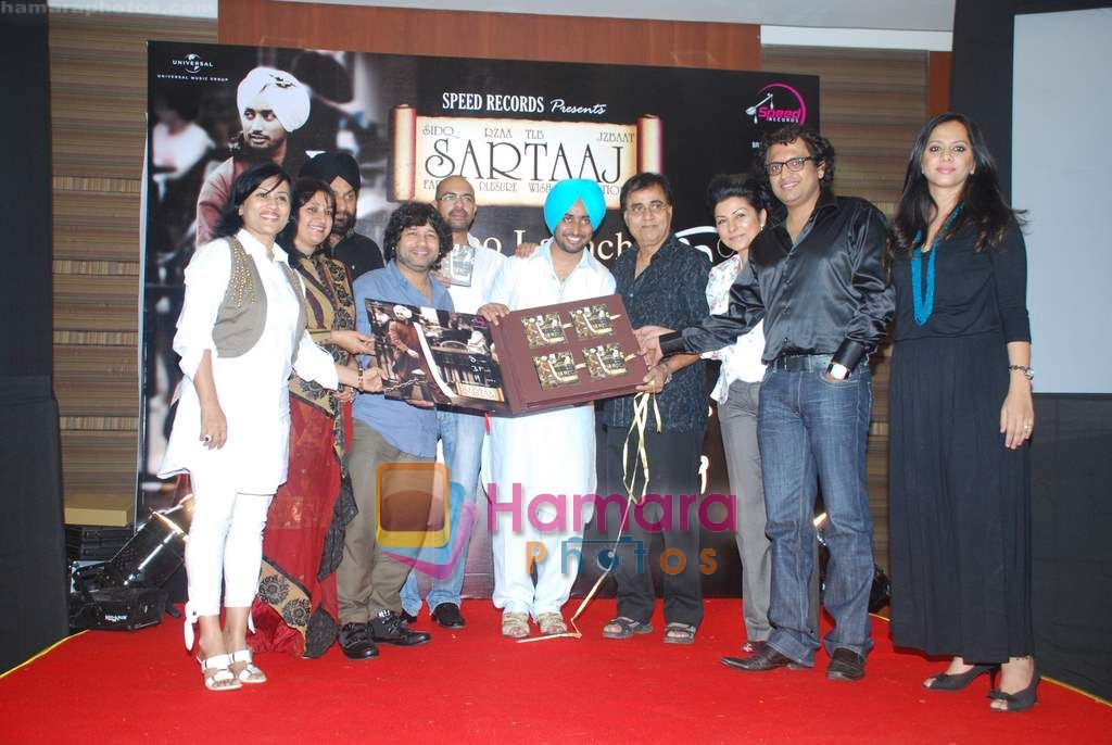 Jagjit Singh, Kailash Kher, Hard Kaur at the launch of Satinder Sartaaj's album in Sea Princess on 24th Nov 2010 