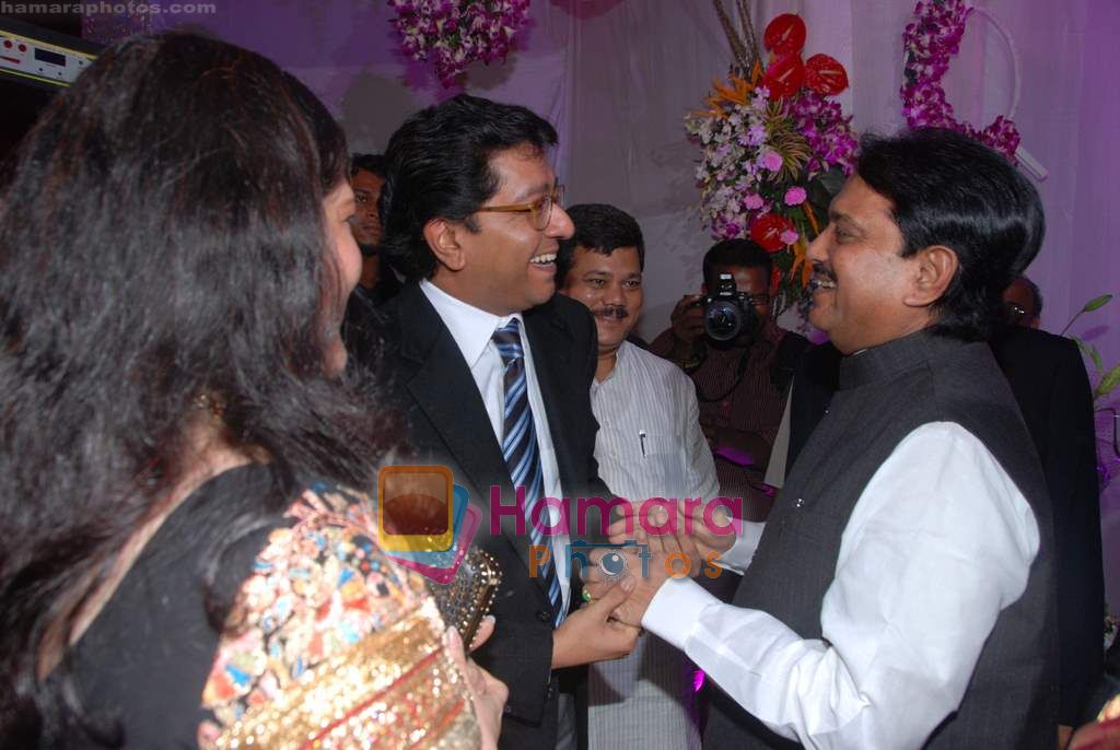 Vilasrao Deshmukh at Nitish Rane's wedding reception in Mahalaxmi Race Course on 28th Nov 2010 