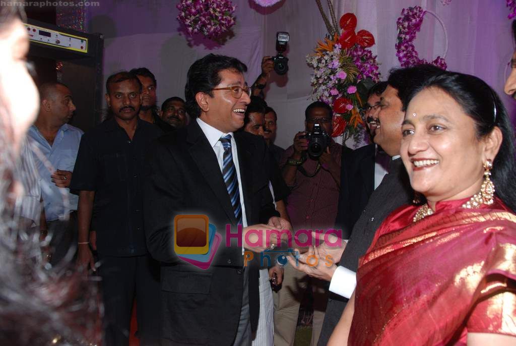 Vilasrao Deshmukh at Nitish Rane's wedding reception in Mahalaxmi Race Course on 28th Nov 2010 