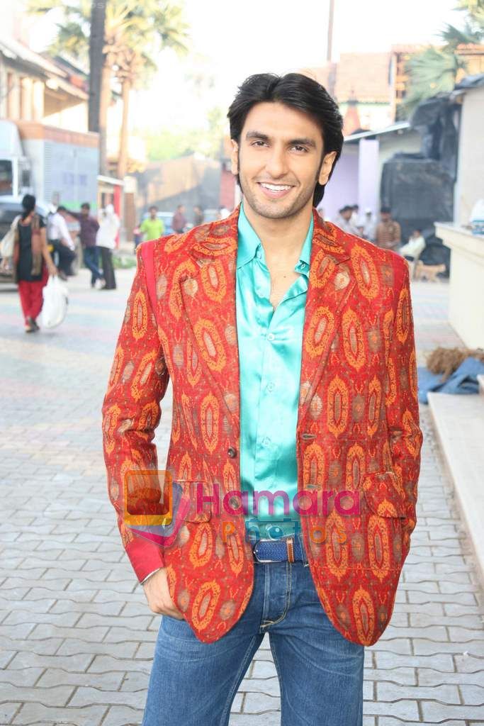 Ranveer Singh on the sets of Sony's Saas Bina Sasural in Madh on 28th Nov 2010 