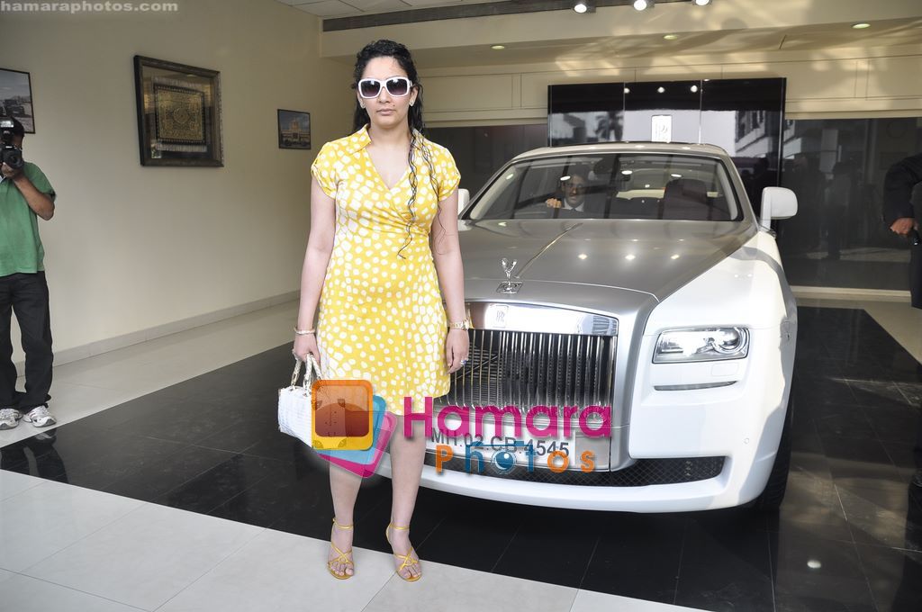 Sanjay Dutt Gifts Manyata Dutt a Rolls Royce Ghost in Atria Mall, Mumbai on 29th Nav 2010 