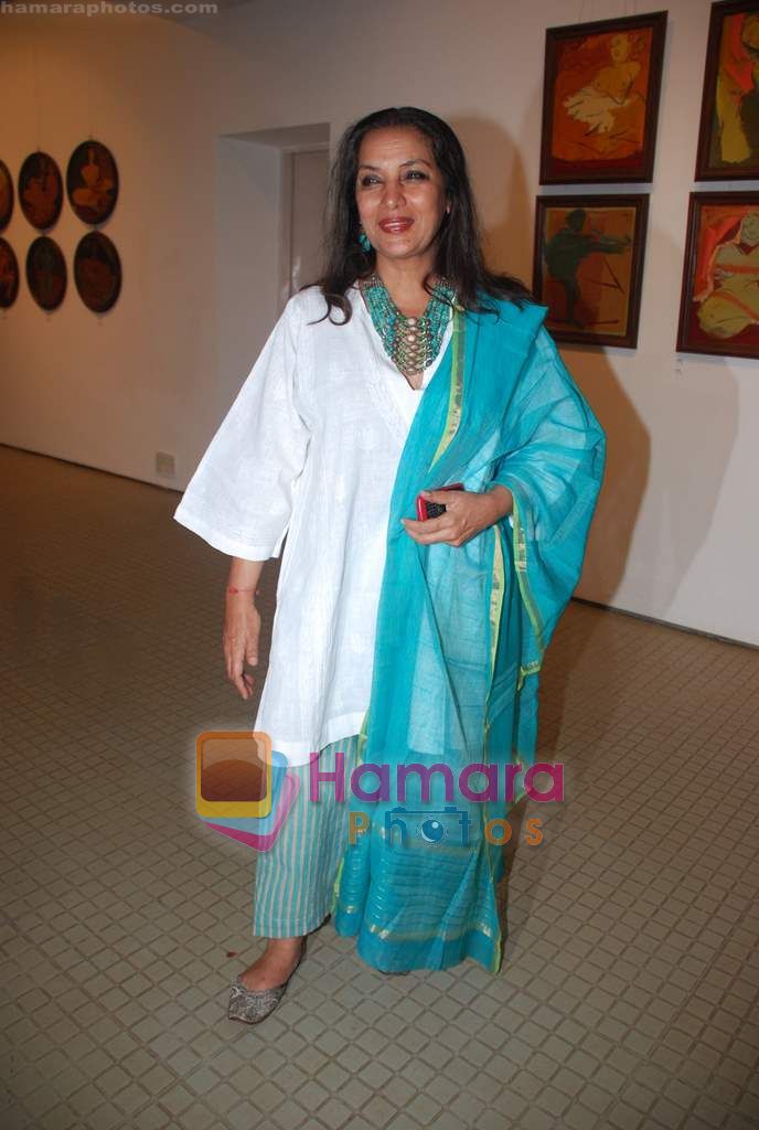Shabana Azmi at Jatin Das art showcase in Jehangir on 30th Nov 2010 