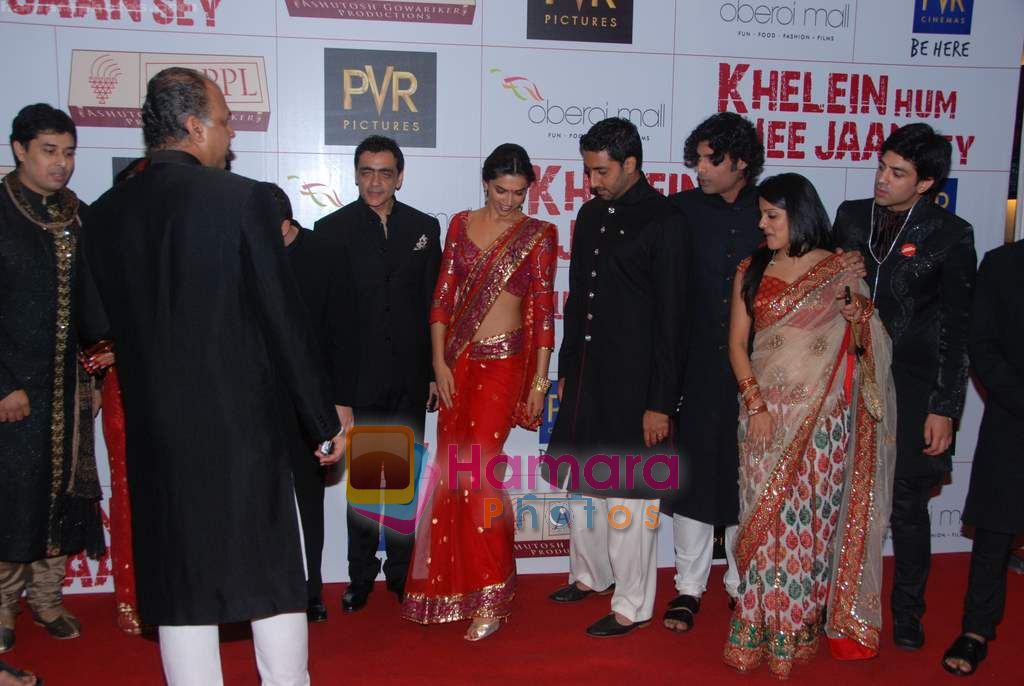 Vijay Maurya, Vishakha Singh, Sikander Kher, Ashutosh Gowariker, Deepika Padukone, Abhishek Bachchan, Samrat at the Premiere of Khelein Hum Jee Jaan Sey in PVR Goregaon on 2nd Dec 2010~0