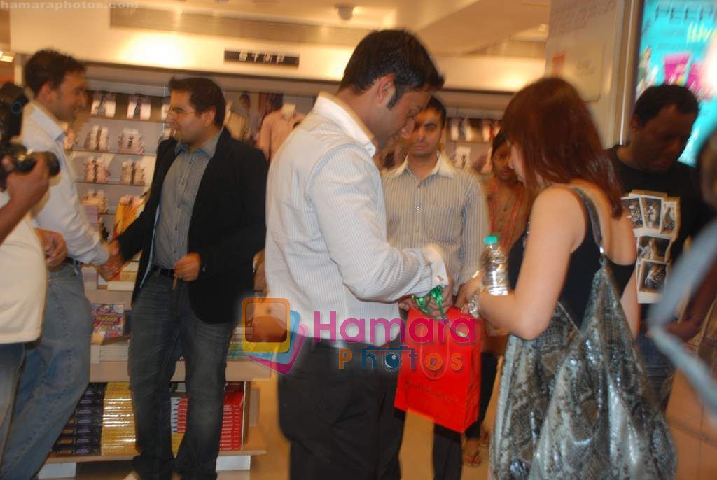 Nauheed Cyrusi at the launch of Ahmed Faiyaz book Another Chance in Crossword, Juhu on 2nd Dec 2010 