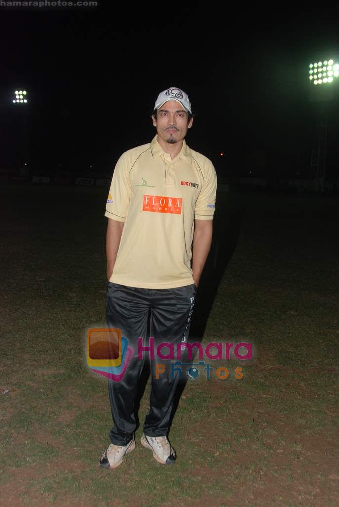 Shawar Ali at Boxy Boyz cricket match in Santacruz on 2nd Dec 2010 