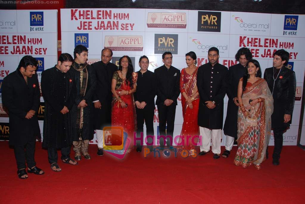 Vijay Maurya, Vishakha Singh, Sikander Kher, Ashutosh Gowariker, Deepika Padukone, Abhishek Bachchan, Samrat at the Premiere of Khelein Hum Jee Jaan Sey in PVR Goregaon on 2nd Dec 2010 