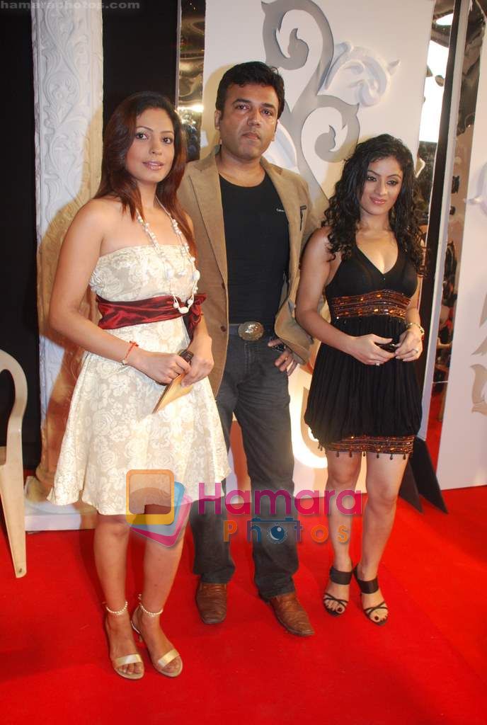 at Zee Rishtey Awards in MMRDA, Bandra on 4th Dec 2010 