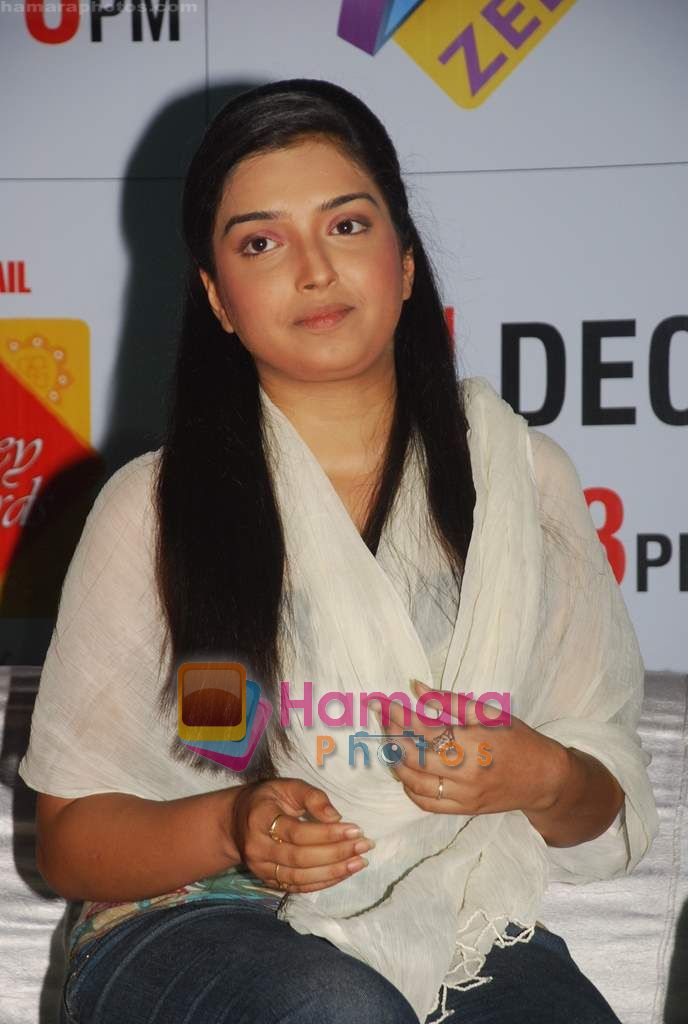 at Zee Rishtey Awards in MMRDA, Bandra on 4th Dec 2010