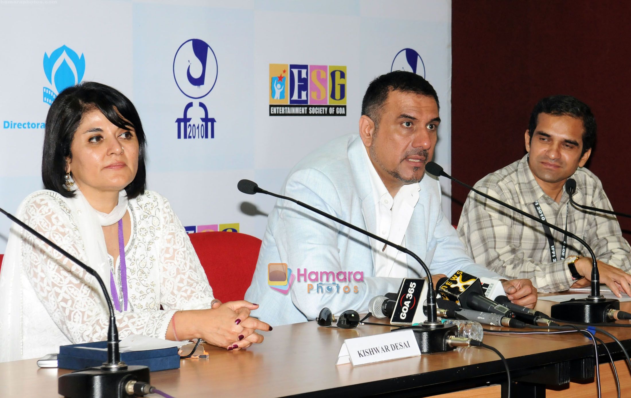 Boman Irani at IFFI Goa in Mumbai on 6th Dec 2010 