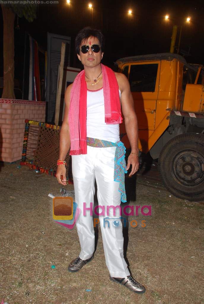 Sonu Sood at Comedy Circus grand finale in Andheri Sports Complex on 7th Dec 2010 