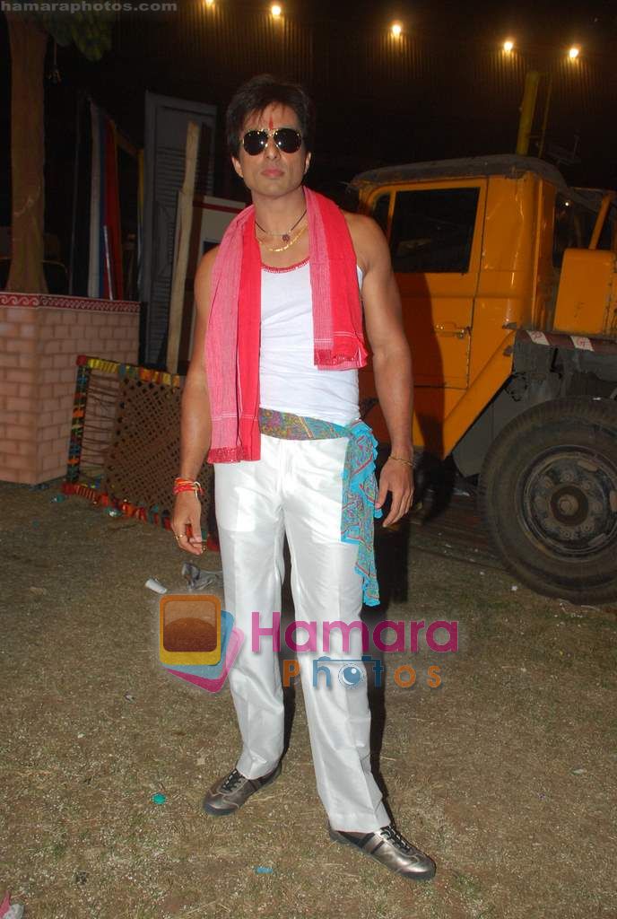 Sonu Sood at Comedy Circus grand finale in Andheri Sports Complex on 7th Dec 2010 