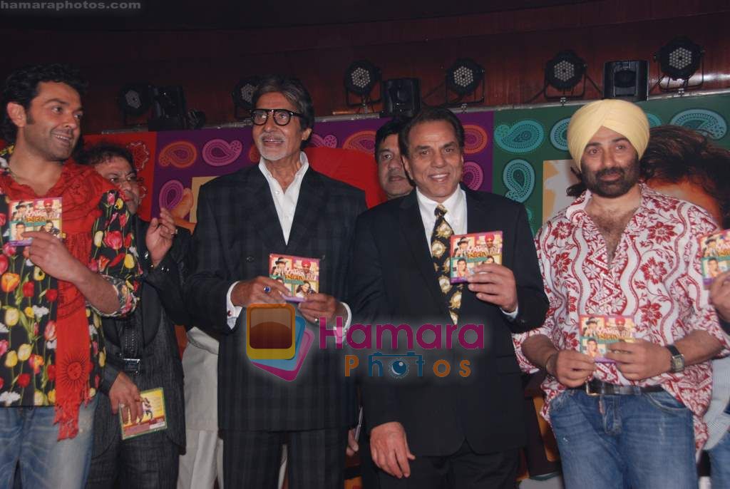 Bobby Deol, Amitabh Bachchan, Dharmendra, Sunny Deol at Yamla Pagla Deewana music launch in Novotel, Mumbai on 9th Dec 2010 
