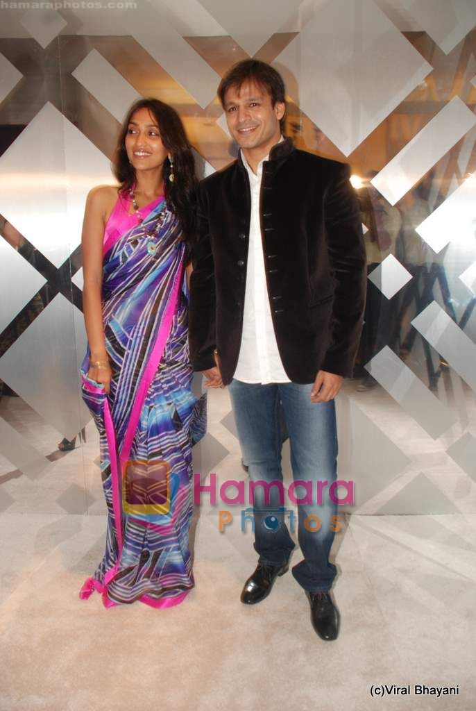 Vivek Oberoi at Burberry bash hosted by Christoper Bailey on 9th Dec 2010 