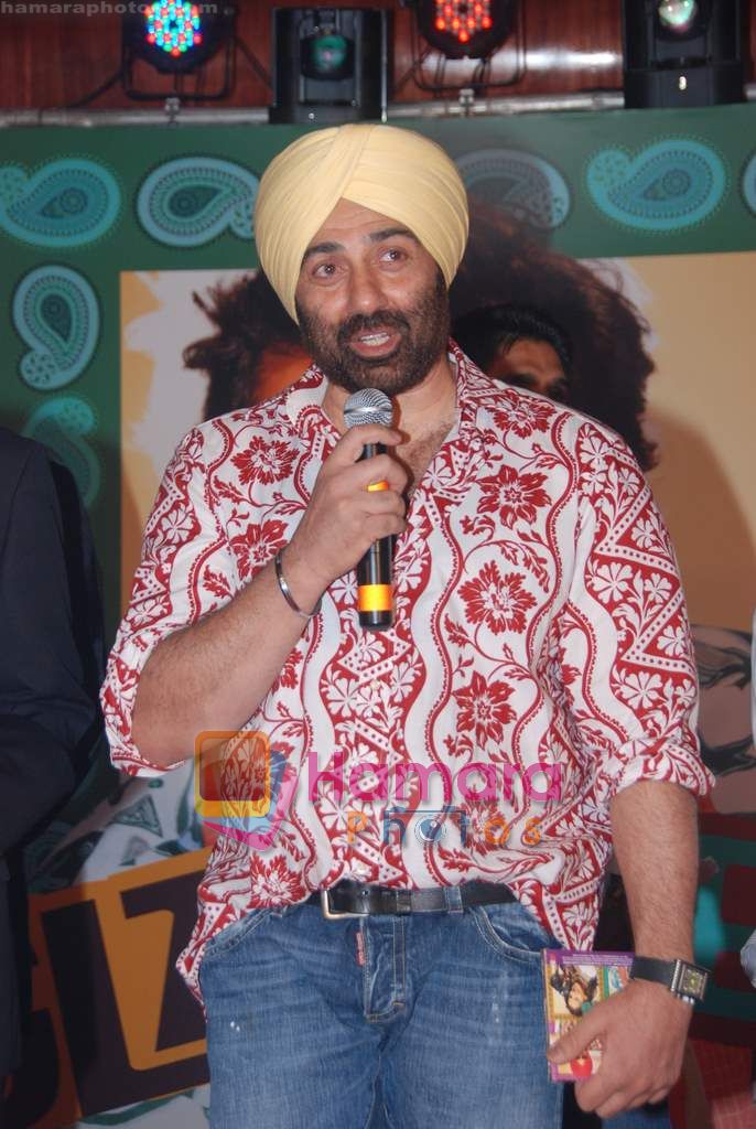 Sunny Deol at Yamla Pagla Deewana music launch in Novotel, Mumbai on 9th Dec 2010 