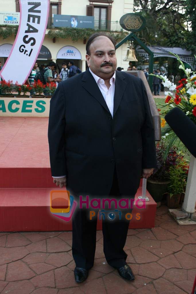 at JEPL race and Gitanjali fashion show in Mahalaxmi Race Course on 12th Dec 2010 