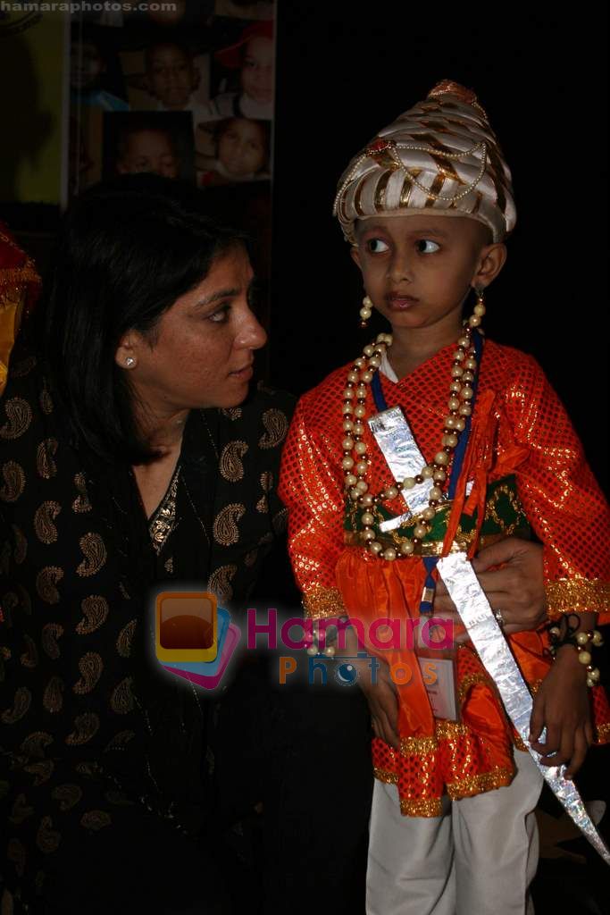 Priya Dutt cheers cancer patients at Hope 2010 evet in Lower Parel, Mumbai on 12th Dec 2010 