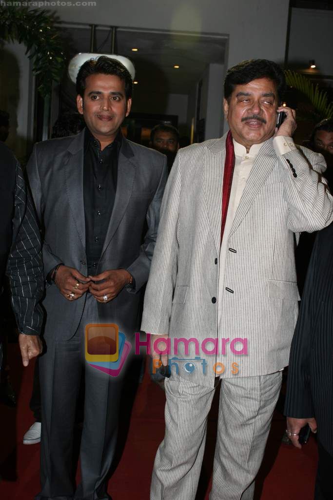 Shatrughan Sinha, Ravi Kishan at the Launch of Ram Pur Ka Laxman film in Sea Princess on 13th Dec 2010 