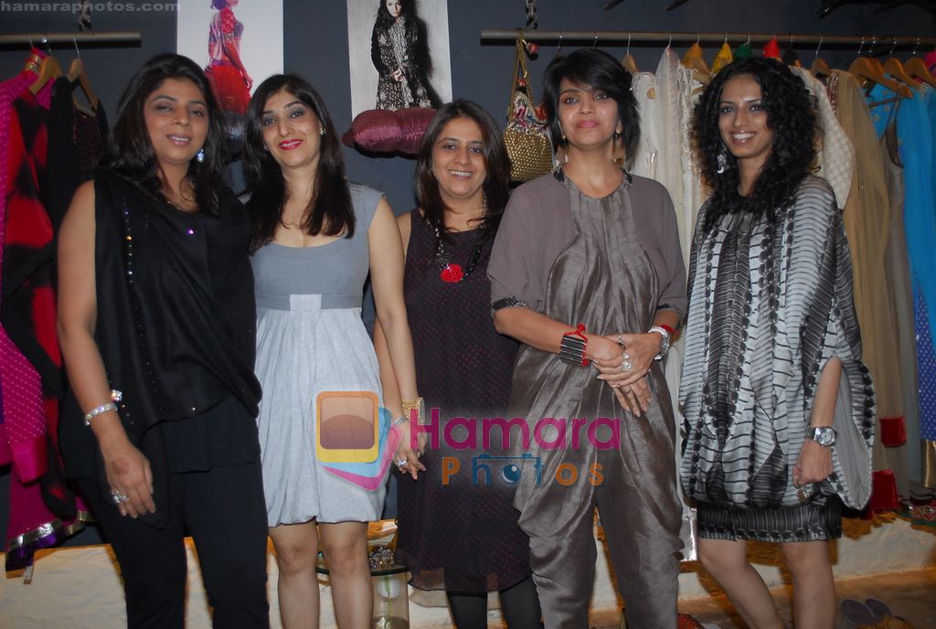 at Zoya fashion preview in Bandra, Mumbai on 15th Dec 2010 