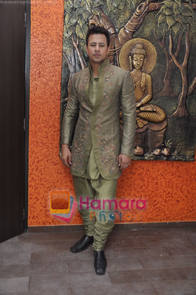 Aryan Vaid at the Launch of Chique Spa and Salon in Bandra, Mumbai on 16th Dec 2010 