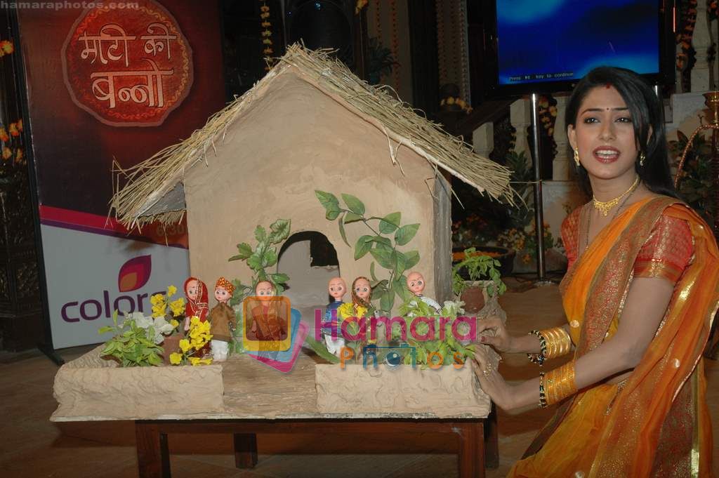 Via Roy Choudhury at the launch of Hema Malini's Maati Ki Banno in Colors at Dahisar on 23rd Dec 2010 