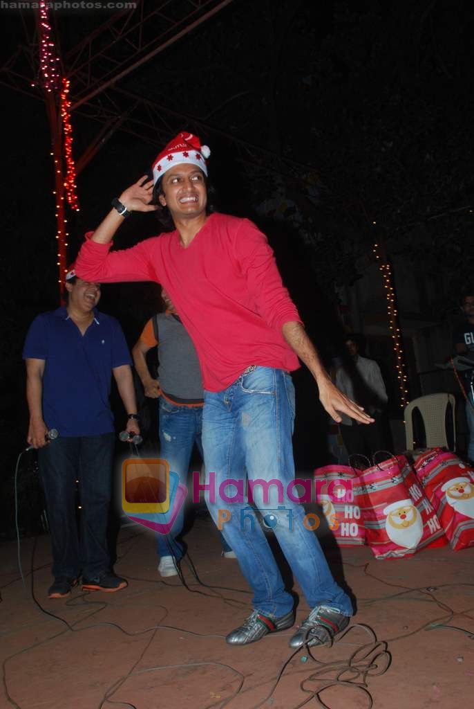 Ritesh Deshmukh spend christmas with children of St Catherines in Andheri on 25th Dec 2010 
