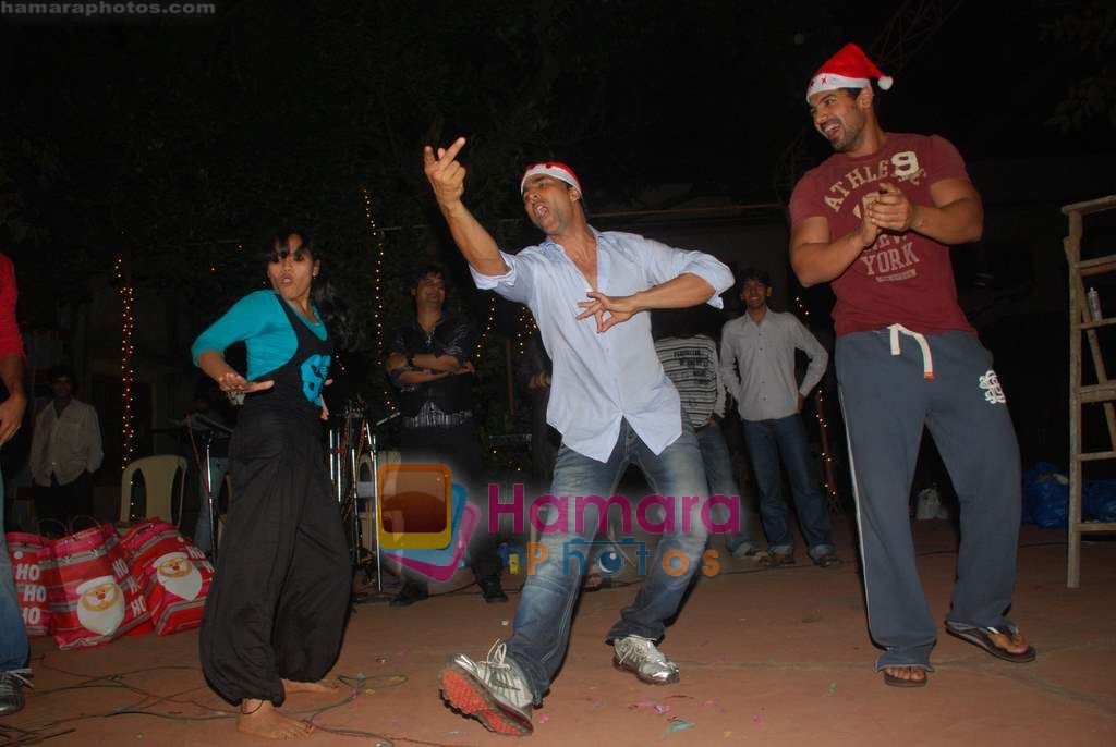 John Abraham, Akshay Kumar spend christmas with children of St Catherines in Andheri on 25th Dec 2010 