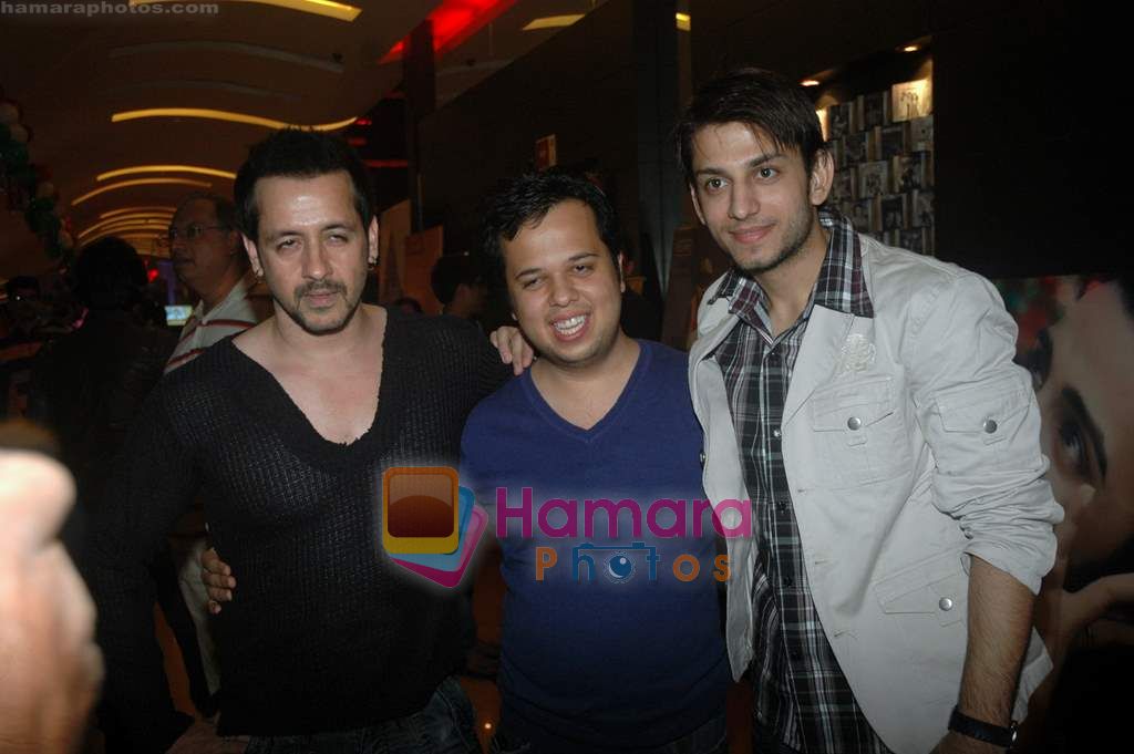 at Isi Life Mein special screening in Cinemax on 27th Dec 2010 