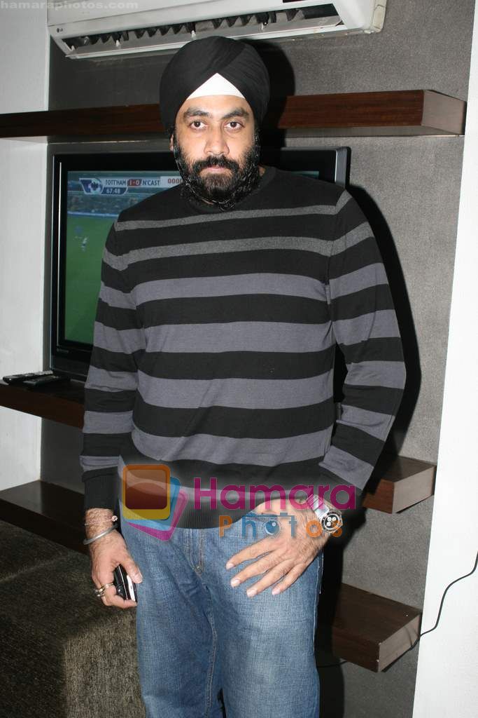 Romi Anand at Romi Anand bash in Andheri on 28th Dec 2010 