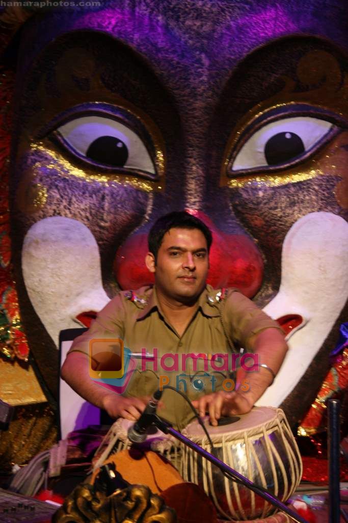Kapil Sharma at Comedy Circus new season on location in Andheri on 28th Dec 2010 