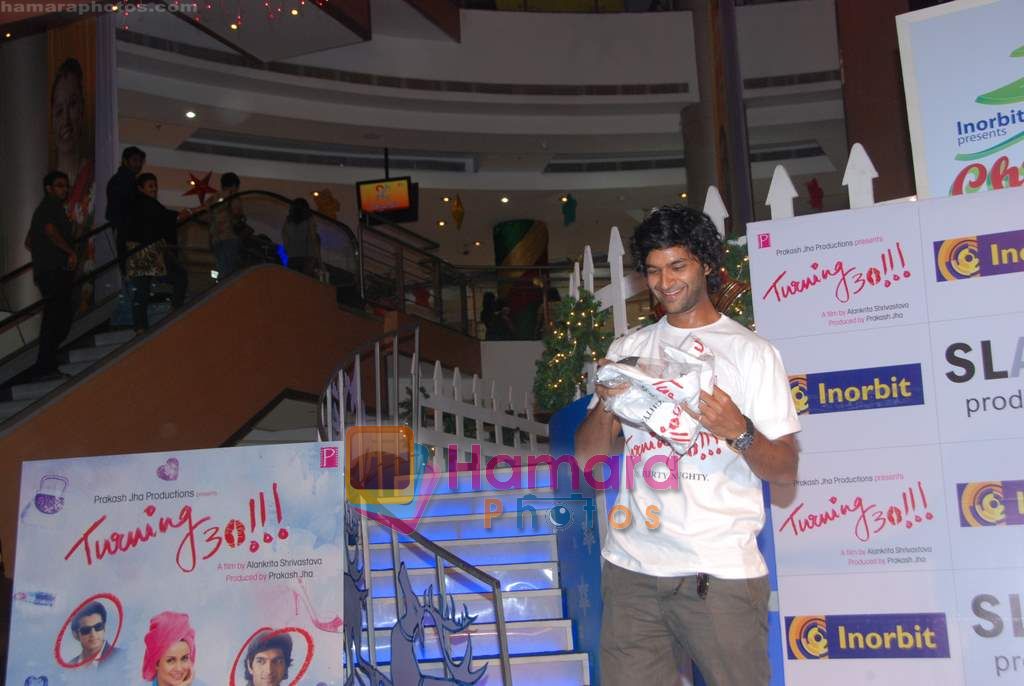 Purab Kohli at Turning 30 promotional event in Inorbit Mall on 28th Dec 2010 
