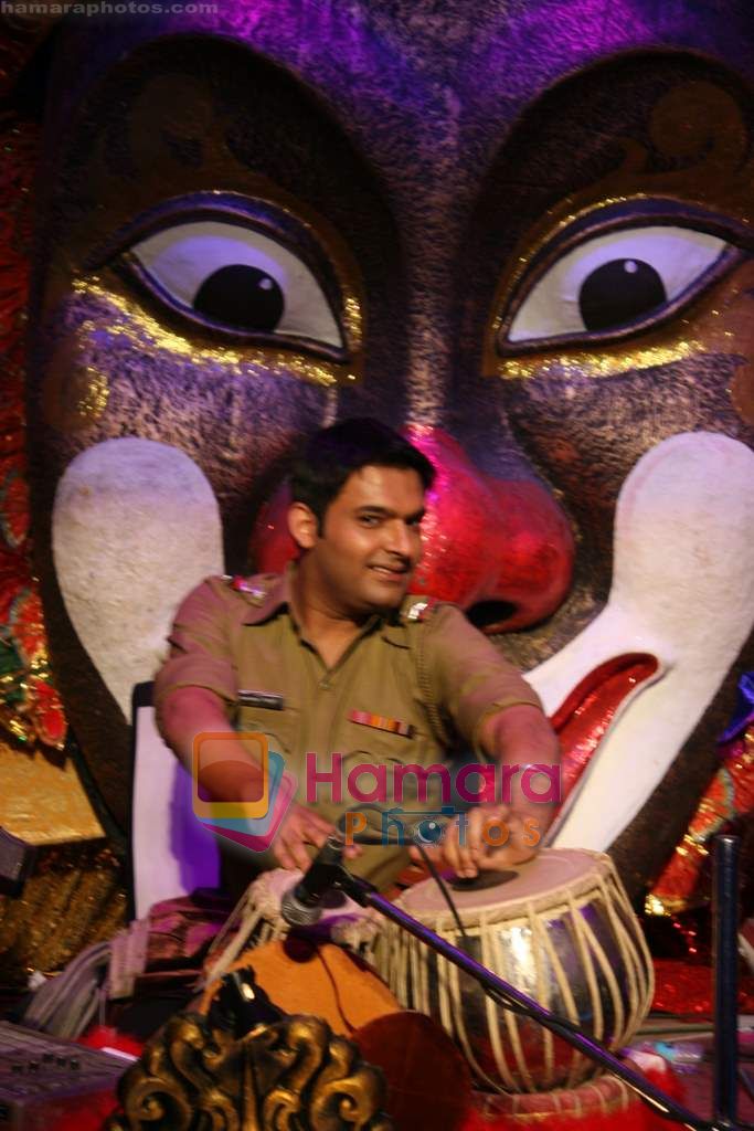 Kapil Sharma at Comedy Circus new season on location in Andheri on 28th Dec 2010 