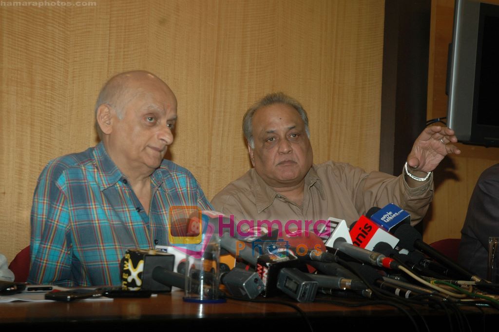 Mukesh Bhatt at Producers Guild meet in Sun N Sand, Mumbai on 28th Dec 2010 