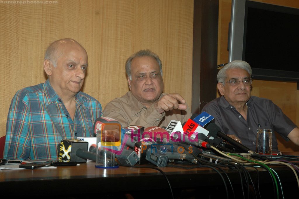 Mukesh Bhatt at Producers Guild meet in Sun N Sand, Mumbai on 28th Dec 2010 
